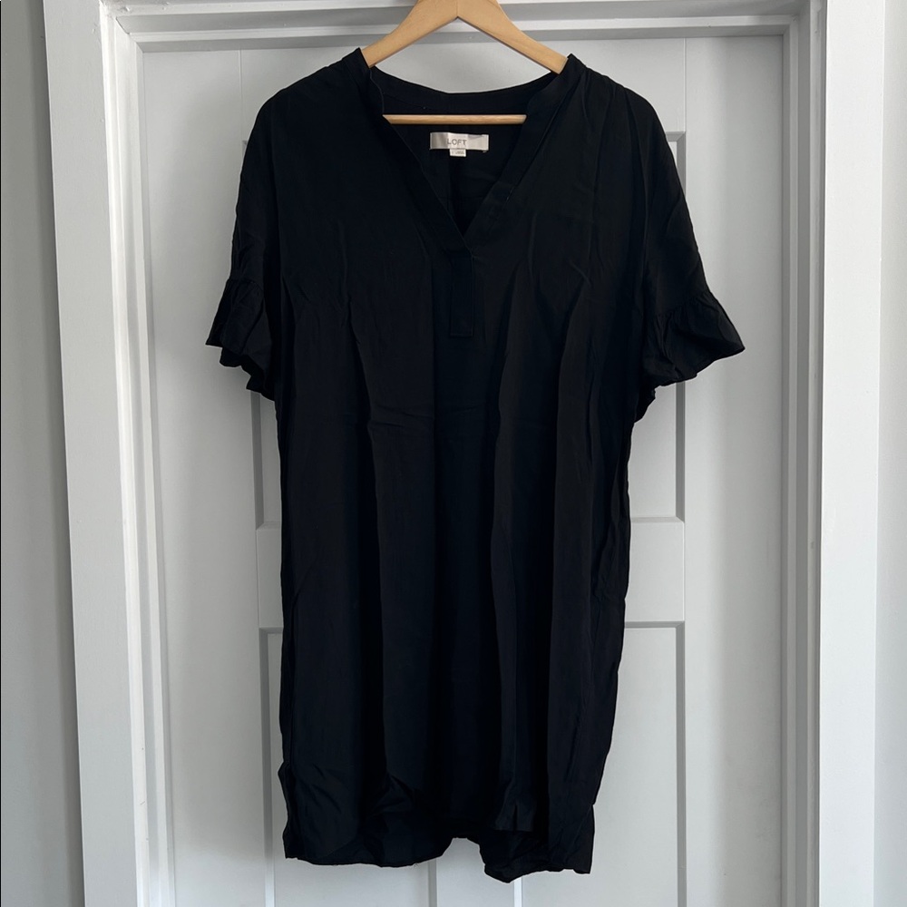 LOFT Black Short Sleeve V-Neck Tunic - 220